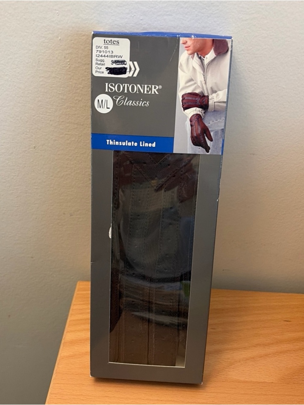 isotoner Women's Thinsulate Lined Gloves in Dark Brown